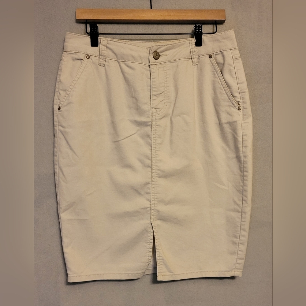 British Khaki Beige Skirt. Size 6